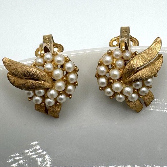 Vintage Trifari Gold-Tone Metal Wing Clip-On Earrings With Imitation Pearls - Picture 8 of 8